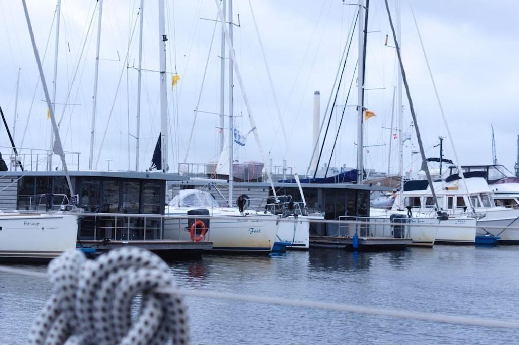 Hausboot Fjord Meeresbrise Mit Dachterrasse In Фленсбург Екстериор снимка